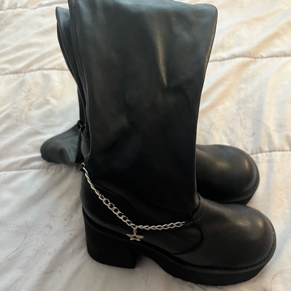 Dollskill boots - Picture 2 of 4